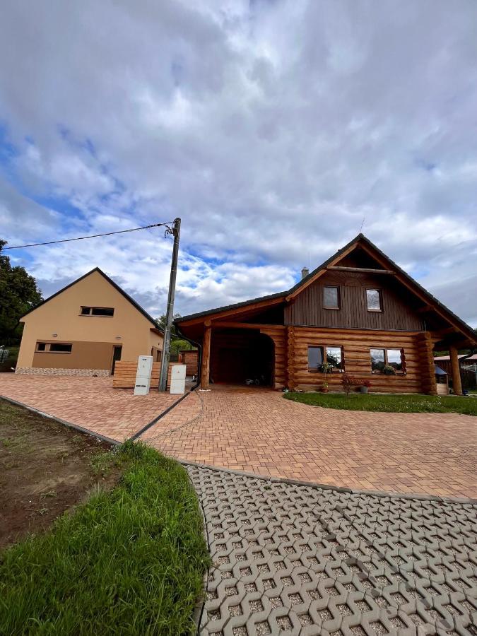 U Srubu Apartment Moravany  Bagian luar foto