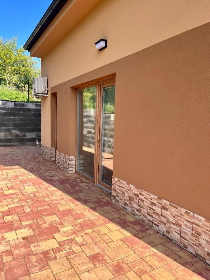 U Srubu Apartment Moravany  Bagian luar foto